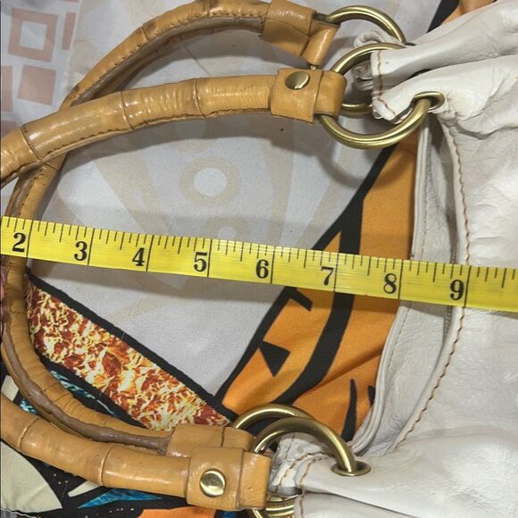 Wilsons Leather Cream Shoulder Bag - Picture 13 of 16